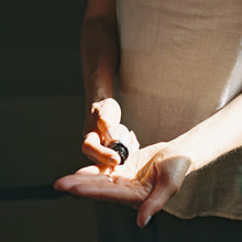 Load image into Gallery viewer, REPLENISHING FACIAL OIL